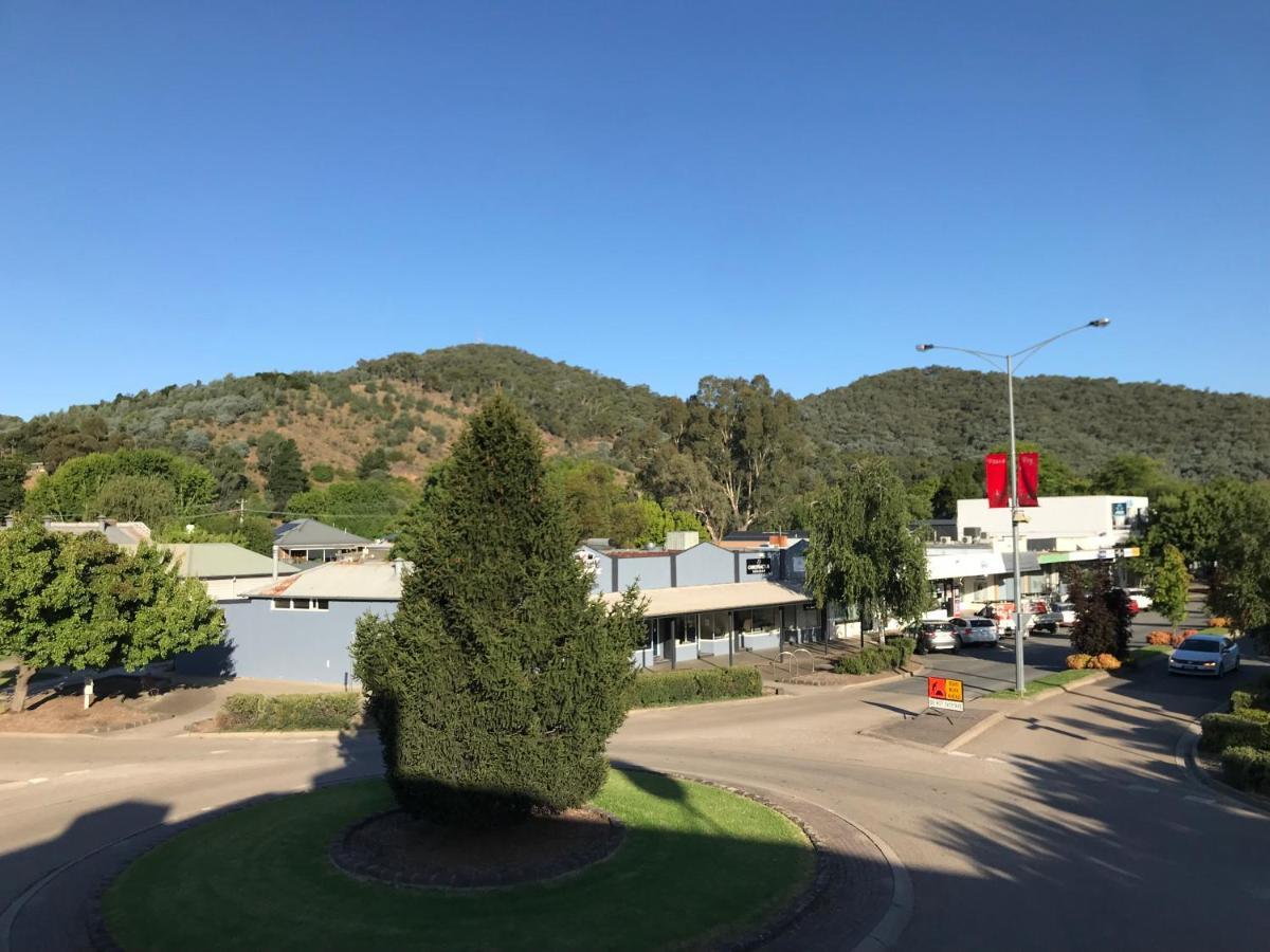 Myrtleford Hotel 外观 照片